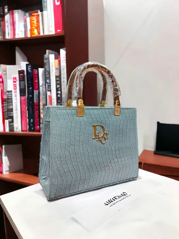 High Quality Dior Box Bag – Minimal Yet Bold