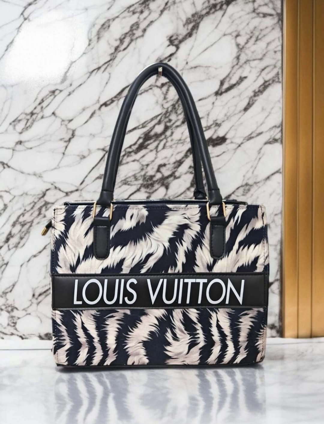 LV-Inspired Shoulder Bag – A Perfect Blend of Elegance & Functionality