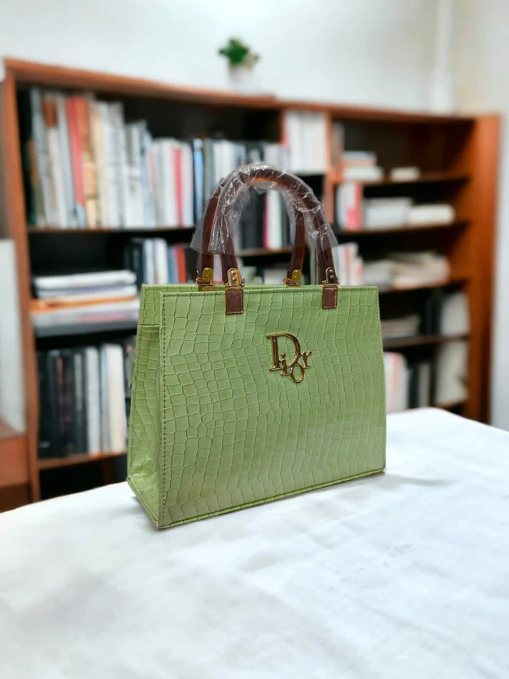 High Quality Dior Box Bag – Minimal Yet Bold